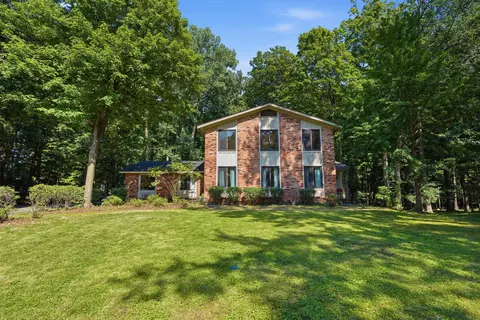 21542 Beauford Ct, Northville, MI 48167