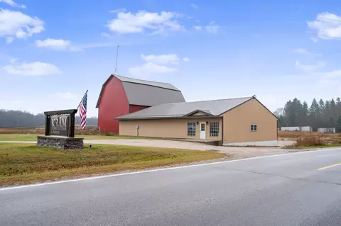 11406 E 8th St, Reed City, MI 49677