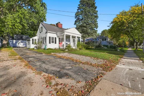 722 Lake St, Saugatuck, MI 49453