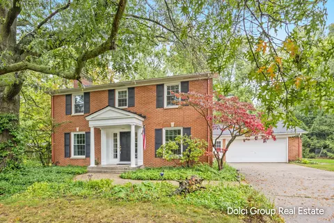 2115 Romence St NE, Grand Rapids, MI 49503