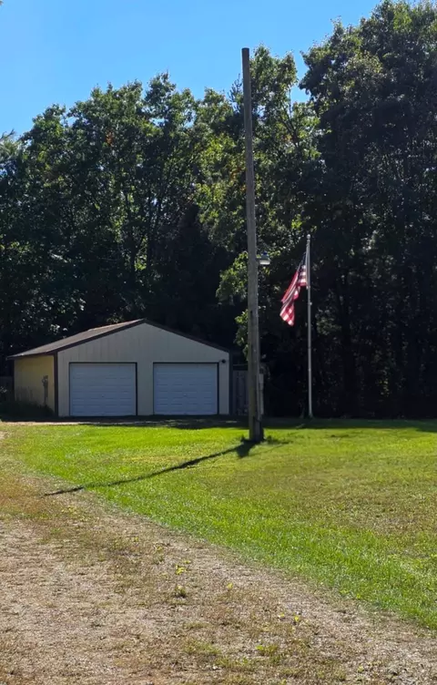 23451 Cutler Rd, Newaygo, MI 49337