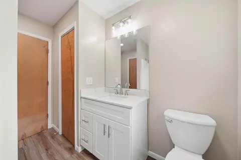 Bath - 2814 Harben St, Jackson, MI 49203 photo 3 of 4