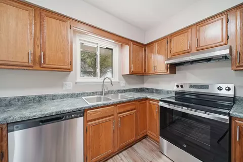 Kitchen - 2814 Harben St, Jackson, MI 49203 photo 2 of 3