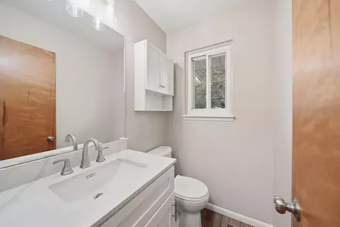 Bath - 2814 Harben St, Jackson, MI 49203 photo 4 of 4