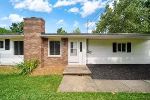 Exterior - 2814 Harben St, Jackson, MI 49203 photo 4 of 10
