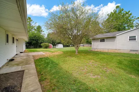 Exterior - 2814 Harben St, Jackson, MI 49203 photo 5 of 10