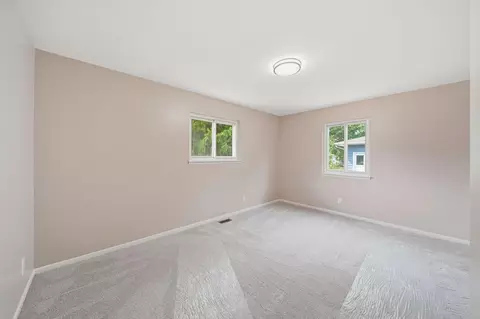 Bedroom - 2814 Harben St, Jackson, MI 49203 photo 3 of 7
