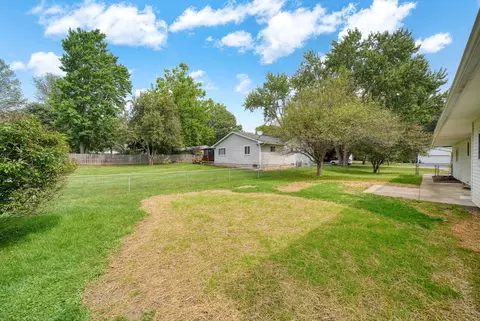 Exterior - 2814 Harben St, Jackson, MI 49203 photo 8 of 10