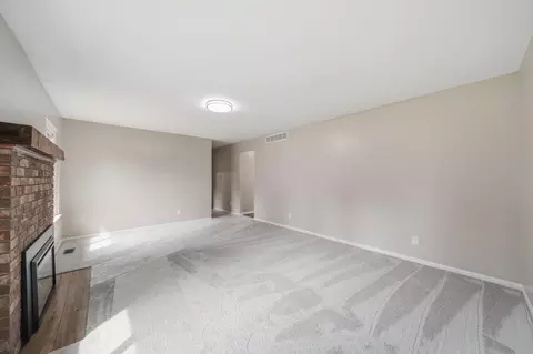 Living - 2814 Harben St, Jackson, MI 49203 photo 1 of 4