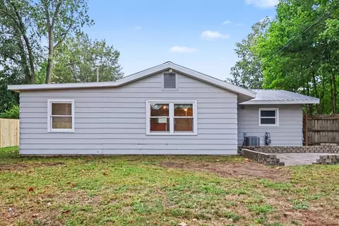 Exterior - 735 White Pigeon Rd, Constantine, MI 49042 photo 2 of 4