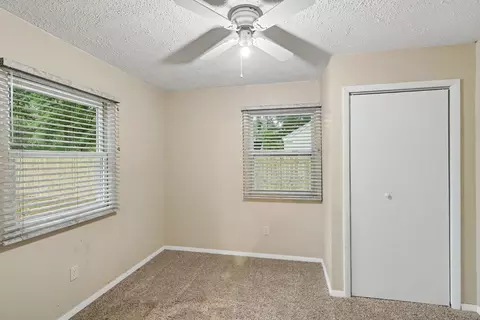 Bedroom - 735 White Pigeon Rd, Constantine, MI 49042 photo 2 of 6