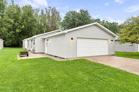 12973 Roughys Dr, Wayland, MI 49348