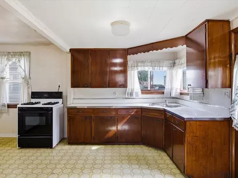 Kitchen - 124 N Park Dr, Algonac, MI 48001 photo 1 of 4