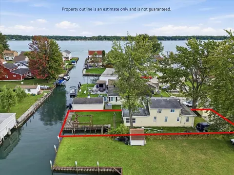 View/Area - 124 N Park Dr, Algonac, MI 48001 photo 2 of 3