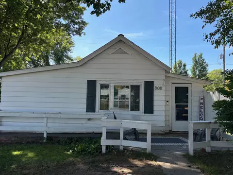 808 Anderson St, Ludington, MI 49431