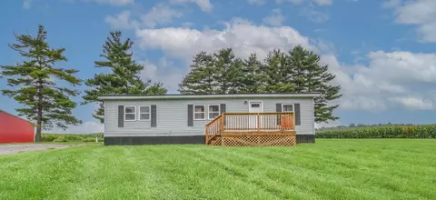 8820 S Lake Pleasant Rd, Hillsdale, MI 49242