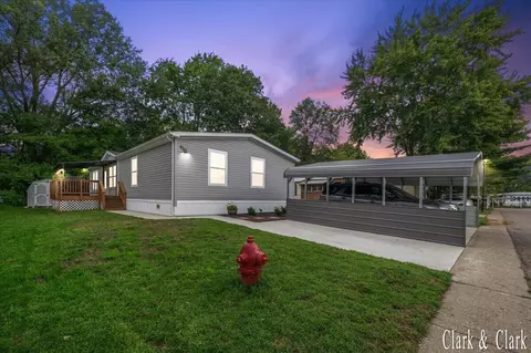 6157 Kran Ave SE, Grand Rapids, MI 49548