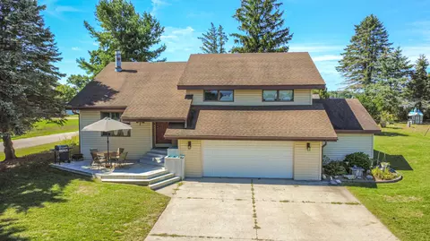 1030 N Par Dr, Weidman, MI 48893