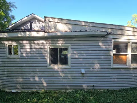 Exterior - 1915 River St, Jackson, MI 49202 photo 2 of 5