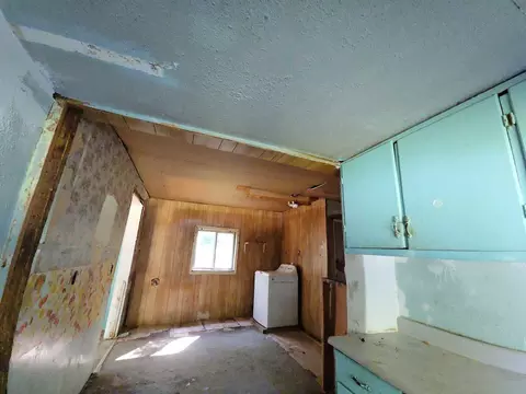 Entry Way - 1915 River St, Jackson, MI 49202 photo 3 of 10