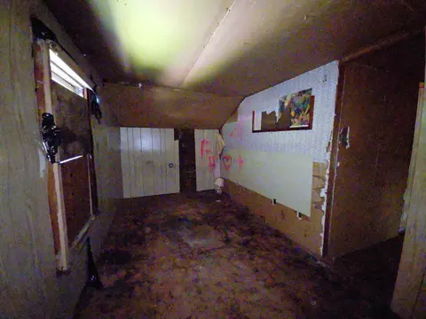 Bedroom - 1915 River St, Jackson, MI 49202 photo 7 of 7
