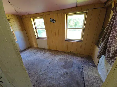 Bedroom - 1915 River St, Jackson, MI 49202 photo 1 of 7