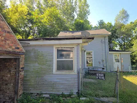 Exterior - 1915 River St, Jackson, MI 49202 photo 1 of 5