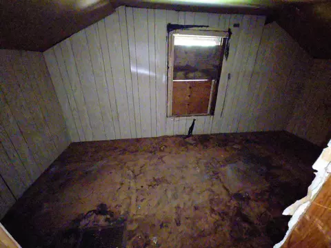 Bedroom - 1915 River St, Jackson, MI 49202 photo 6 of 7