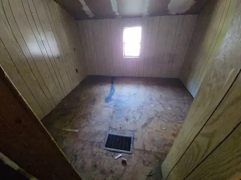 Bedroom - 1915 River St, Jackson, MI 49202 photo 5 of 7