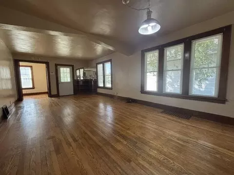 Living - 635 E Main St, Benton Harbor, MI 49022 photo 2 of 3