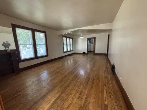 Living - 635 E Main St, Benton Harbor, MI 49022 photo 1 of 3