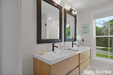 Bath - 8548 Conservation St NE, Ada, MI 49301 photo 7 of 8