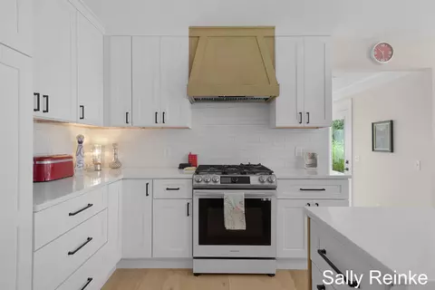 Kitchen - 8548 Conservation St NE, Ada, MI 49301 photo 2 of 8