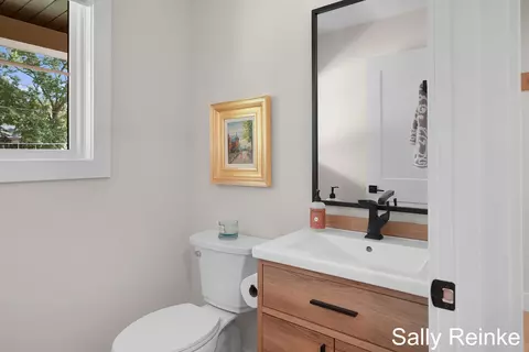 Bath - 8548 Conservation St NE, Ada, MI 49301 photo 5 of 8