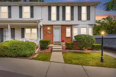 21691 Hidden Rivers Dr N #50, Southfield, MI 48075