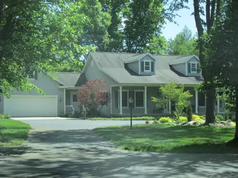 2800 Van Dam Dr NE, Belmont, MI 49306