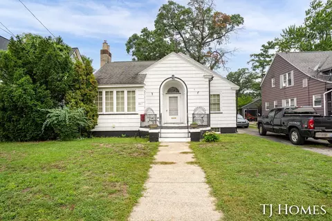 1587 Peck St, Muskegon, MI 49441