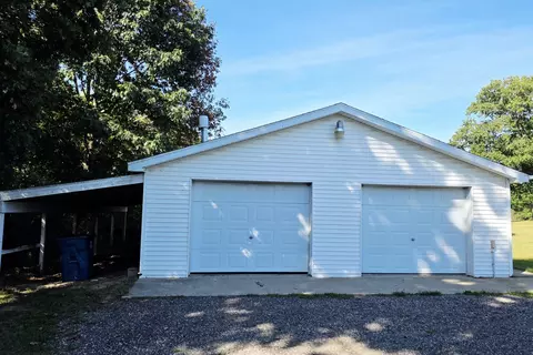 Exterior - 828 S Wicker Rd SE, Stanton, MI 48888 photo 4 of 6