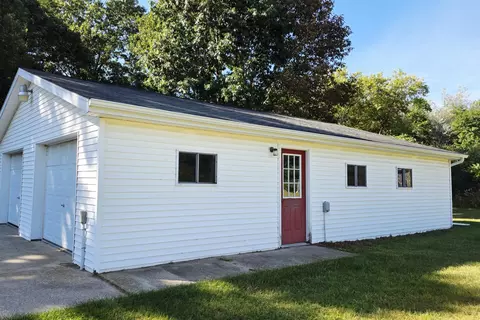 Exterior - 828 S Wicker Rd SE, Stanton, MI 48888 photo 5 of 6