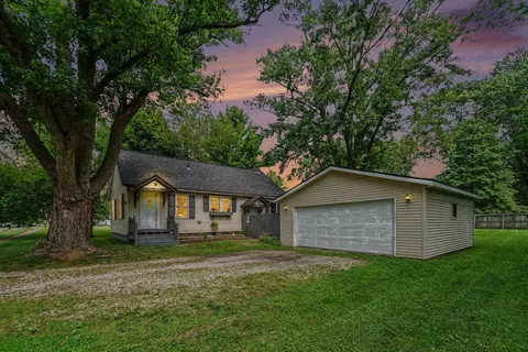 808 S Grant Ave, Three Rivers, MI 49093