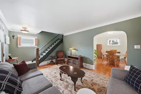 Living - 626 Orange St, Jackson, MI 49202 photo 3 of 3