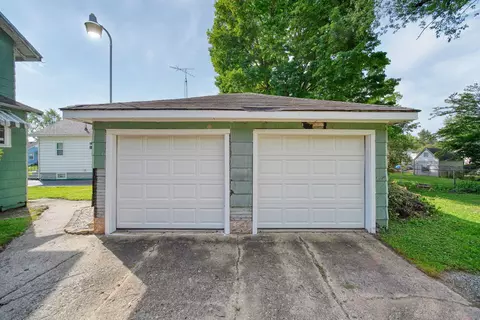 Exterior - 626 Orange St, Jackson, MI 49202 photo 3 of 15