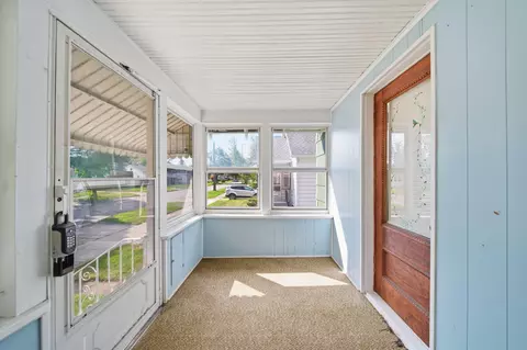 Exterior - 626 Orange St, Jackson, MI 49202 photo 2 of 15
