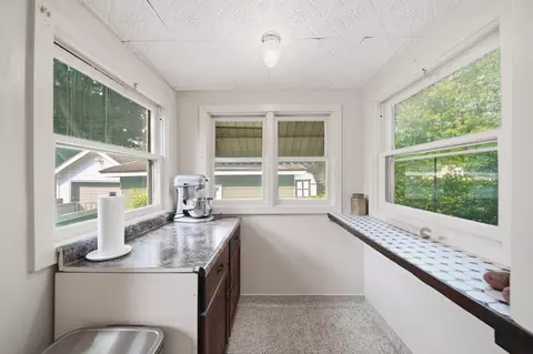 Kitchen - 626 Orange St, Jackson, MI 49202 photo 4 of 4