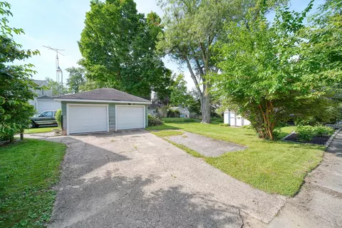 Exterior - 626 Orange St, Jackson, MI 49202 photo 4 of 15