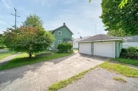 Exterior - 626 Orange St, Jackson, MI 49202 photo 8 of 15