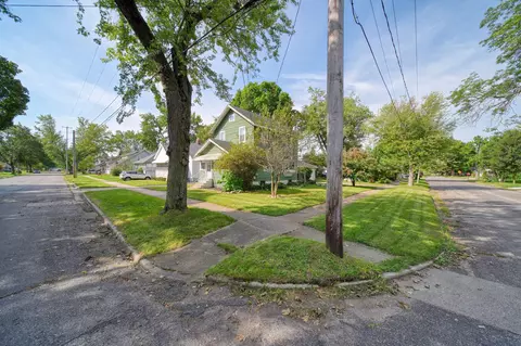 Exterior - 626 Orange St, Jackson, MI 49202 photo 15 of 15