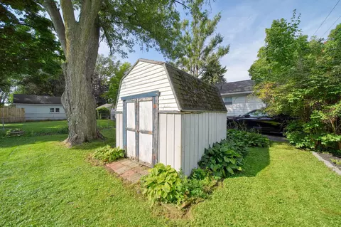 Exterior - 626 Orange St, Jackson, MI 49202 photo 6 of 15