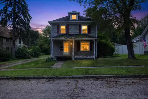 18 Armstrong St, Hillsdale, MI 49242