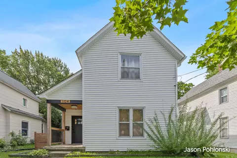 104 Sweet St NE, Grand Rapids, MI 49505
